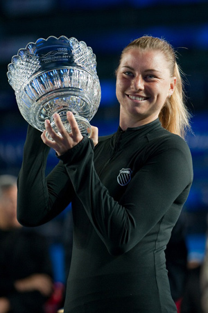 Vera Zvonareva has won her second match in the final of the Hong Kong Tennis